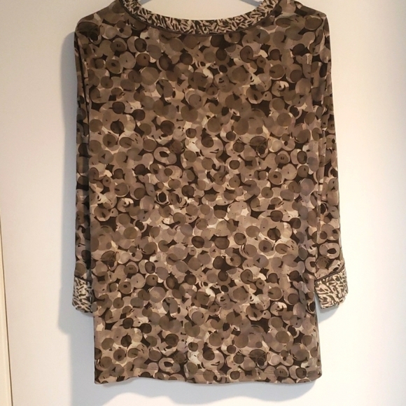 Susan Graver Geo Print Top - Picture 4 of 7